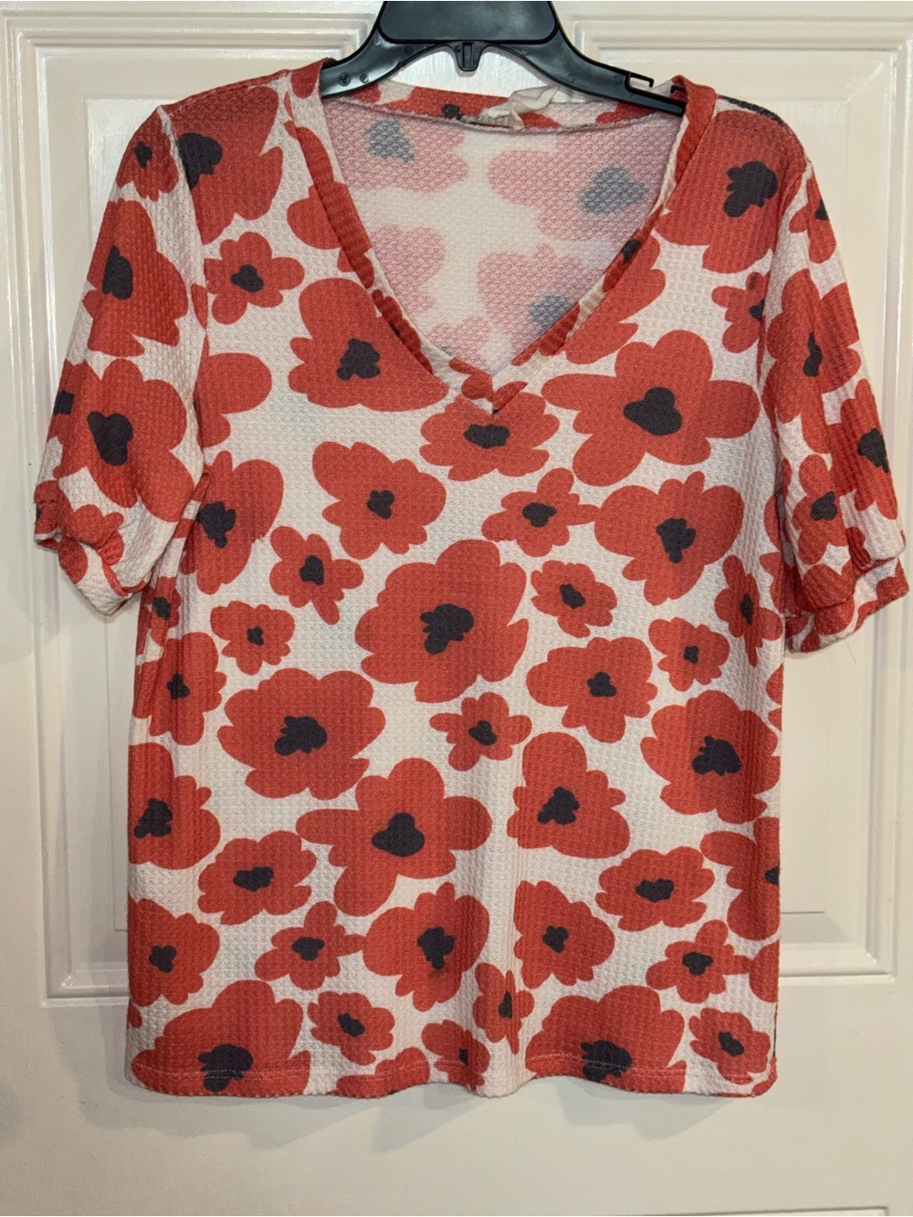 BiBi White and Coral Floral Knit V-Neck Top